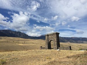 Roosevelt Arch am Nordeingang des Yellowstone NP