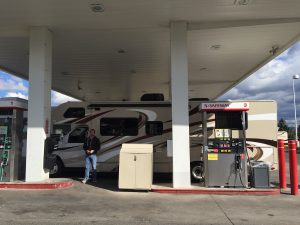 Wenn wir tanken, ist die Tankstelle dicht