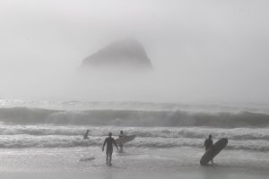 Surfer am Cape Kiwanda