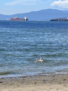 Baden am English Bay Beach