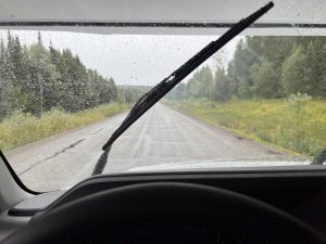 Yellowhead Highway im Regen