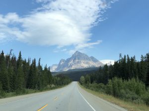 einer der vielen Berge auf dem Weg