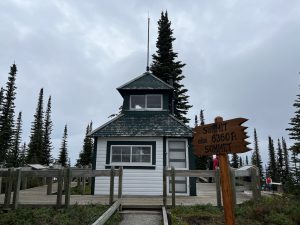 alter Feuerwachturm auf dem Mt. Revelstoke