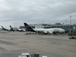 Lufthansa-Jumbo von außen